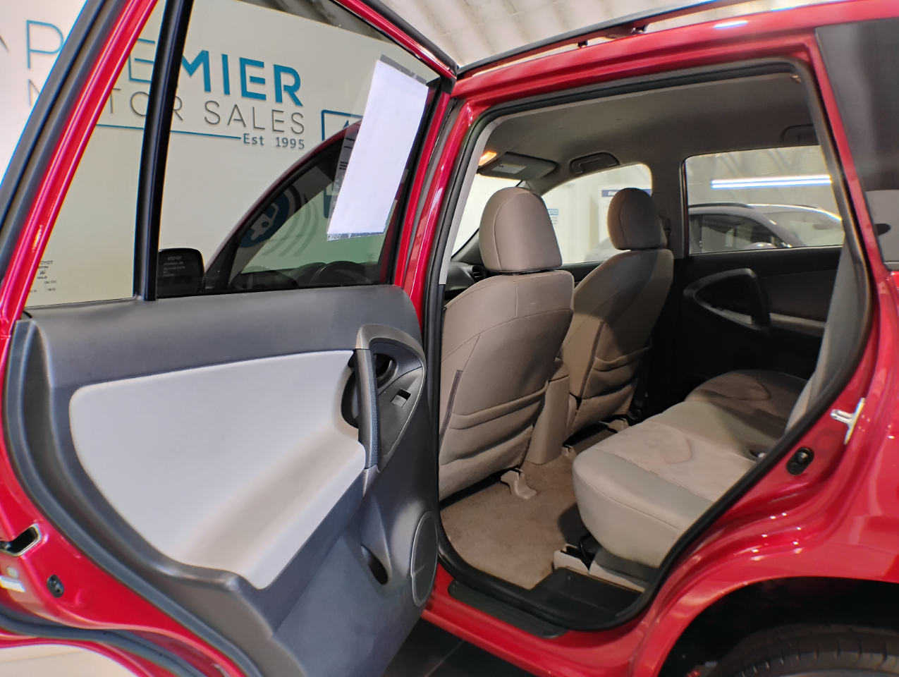 Toyota RAV4 Base V6 4WD 2012