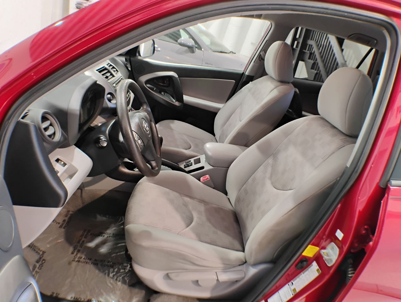 Toyota RAV4 Base V6 4WD 2012