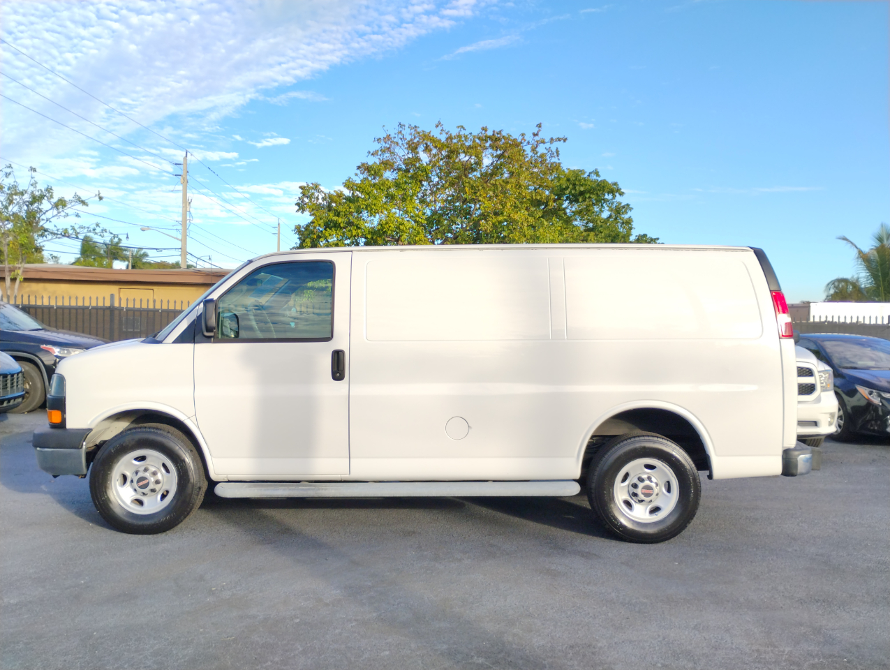 GMC Savana G2500 Cargo 2016
