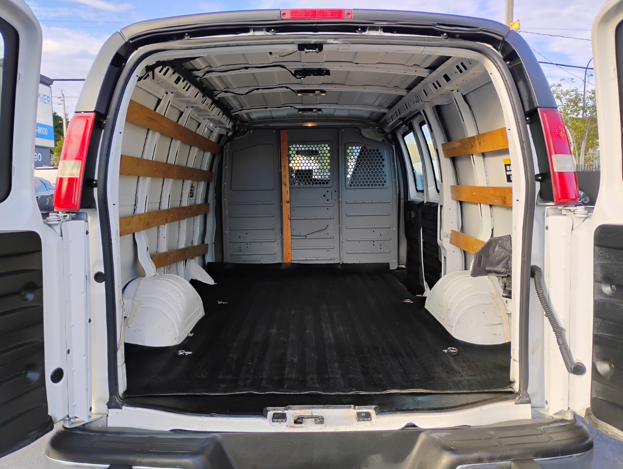 GMC Savana G2500 Cargo 2016
