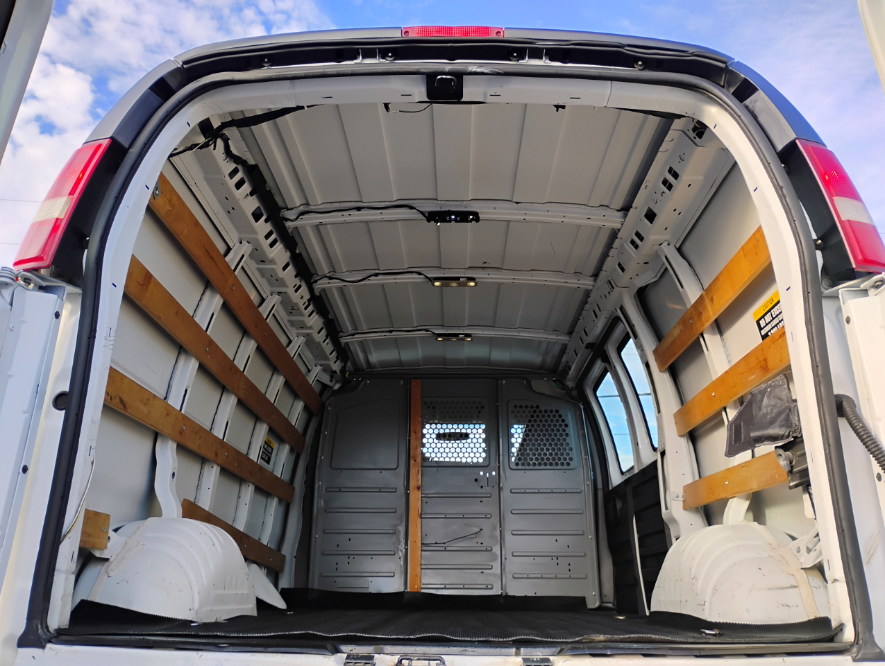 GMC Savana G2500 Cargo 2016