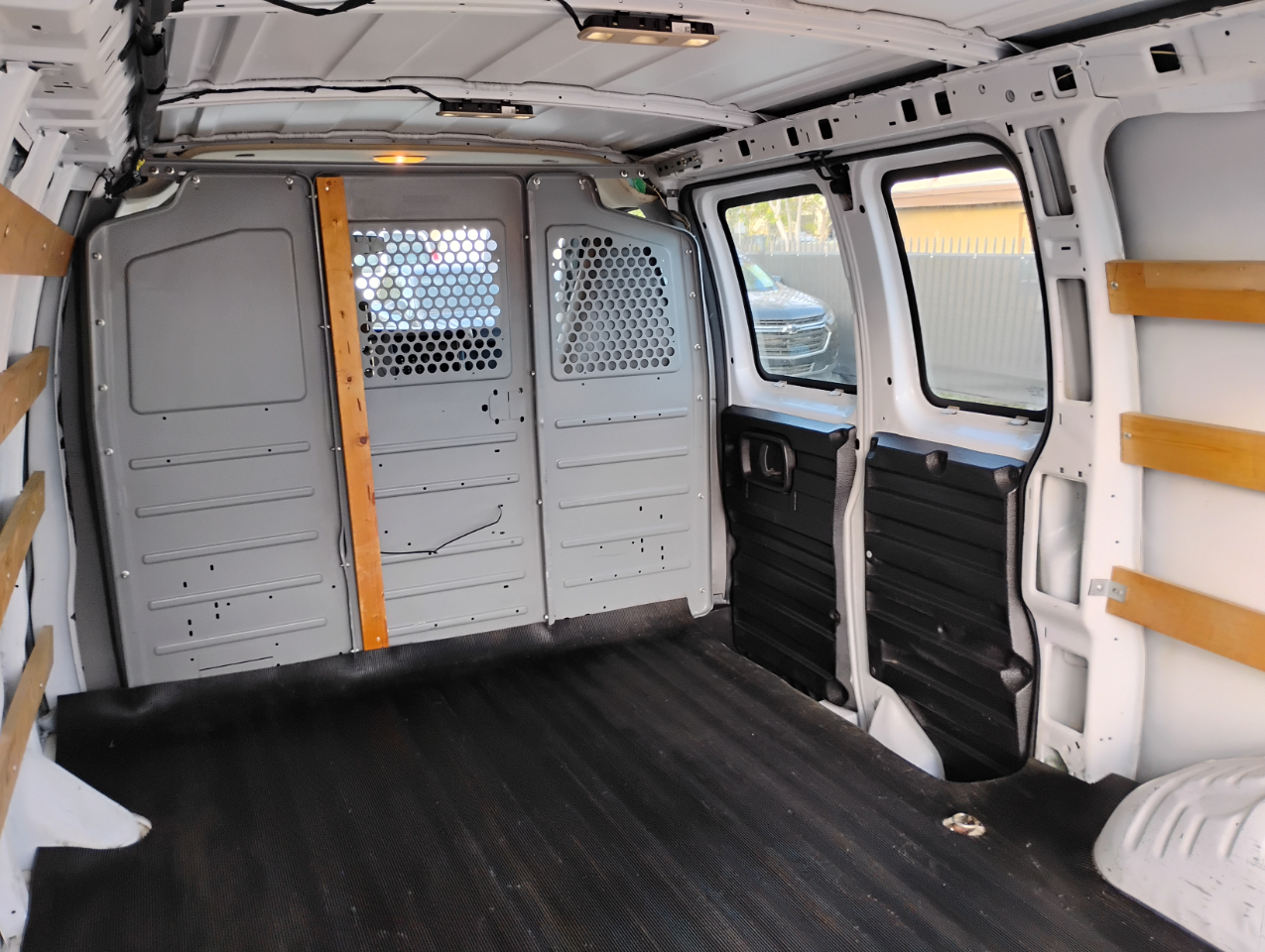 GMC Savana G2500 Cargo 2016