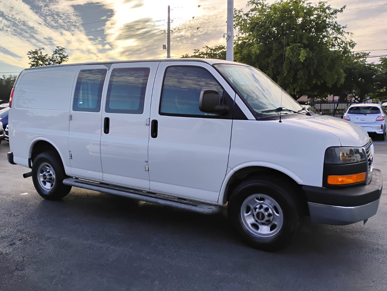 GMC Savana G2500 Cargo 2016