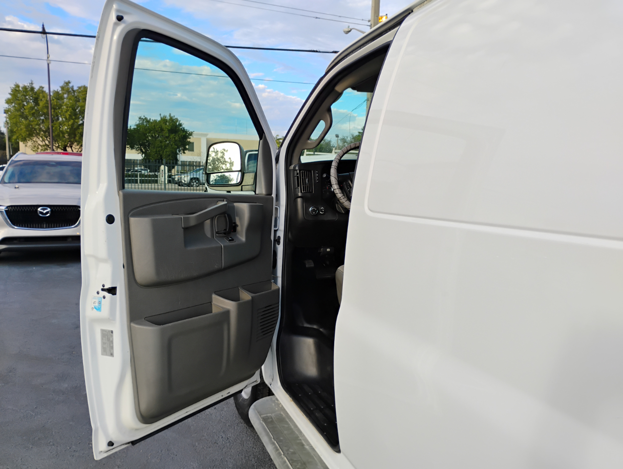 GMC Savana G2500 Cargo 2016