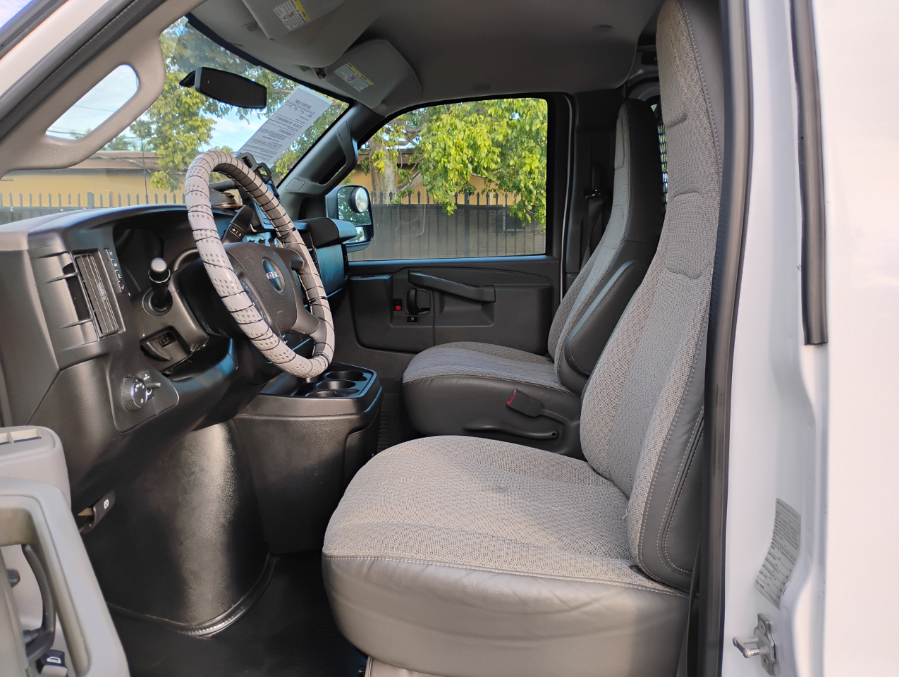 GMC Savana G2500 Cargo 2016