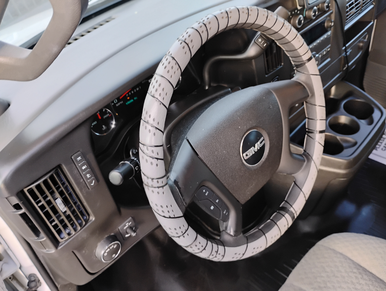 GMC Savana G2500 Cargo 2016