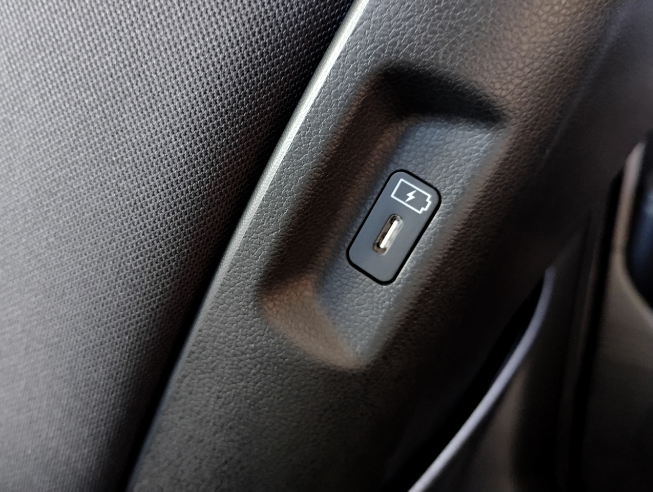 Hyundai Santa Fe SE 2024