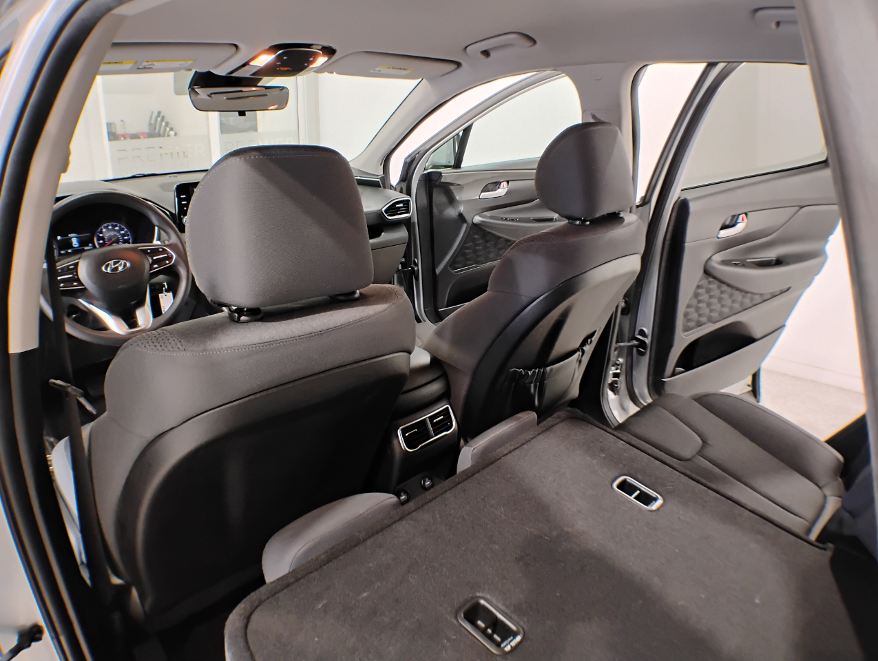 Hyundai Santa Fe SE 2023