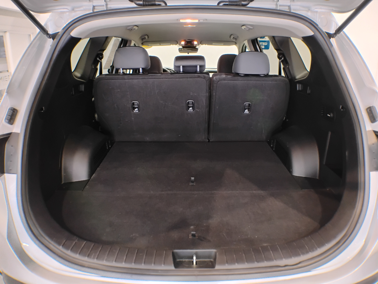 Hyundai Santa Fe SE 2023