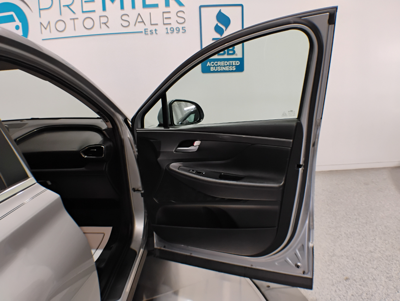 Hyundai Santa Fe SE 2023