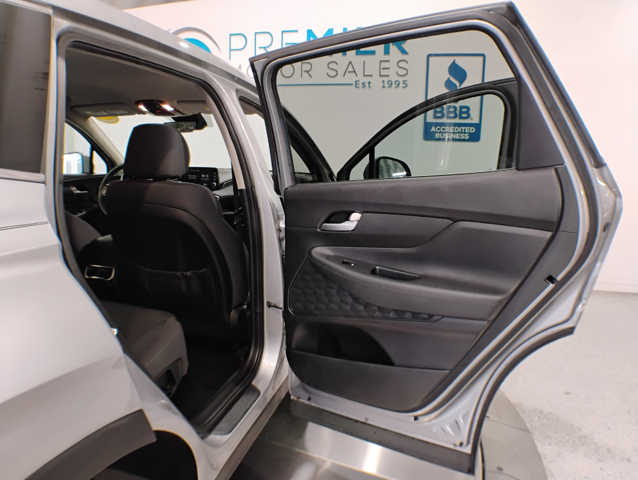 Hyundai Santa Fe SE 2023