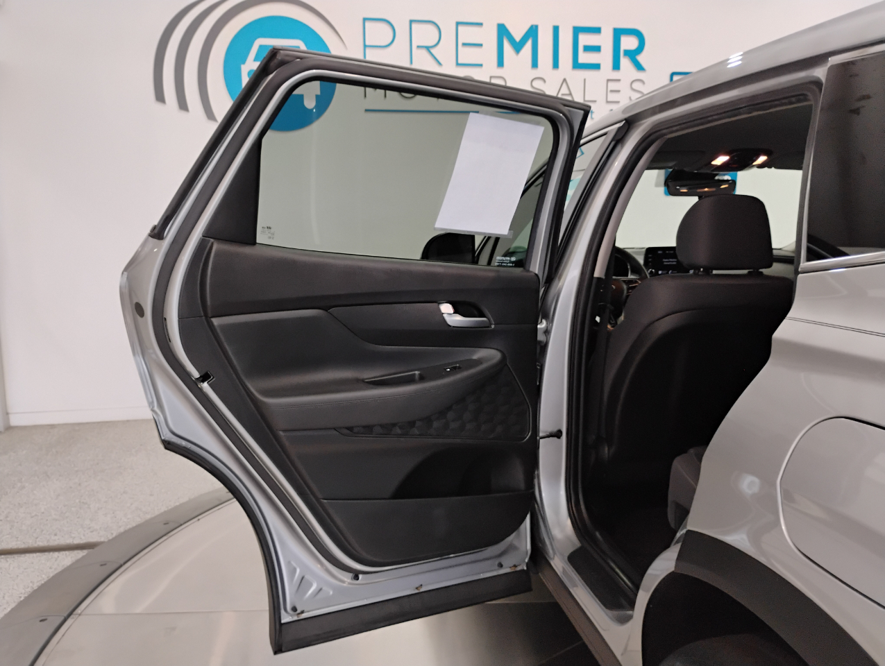 Hyundai Santa Fe SE 2023