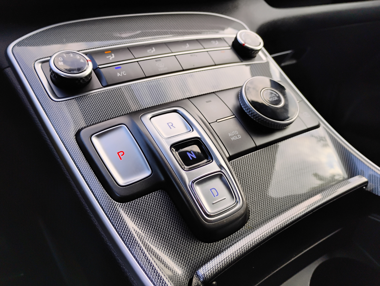 Hyundai Santa Fe SE 2023