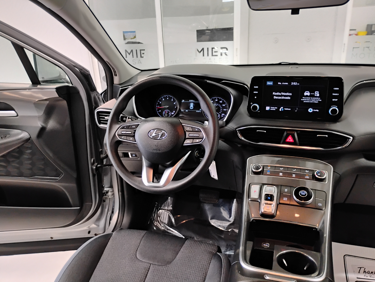 Hyundai Santa Fe SE 2023