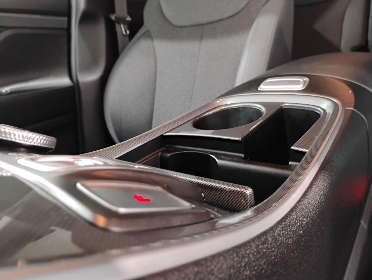 Hyundai Santa Fe SE 2023