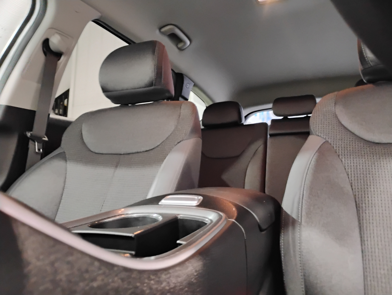 Hyundai Santa Fe SE 2023