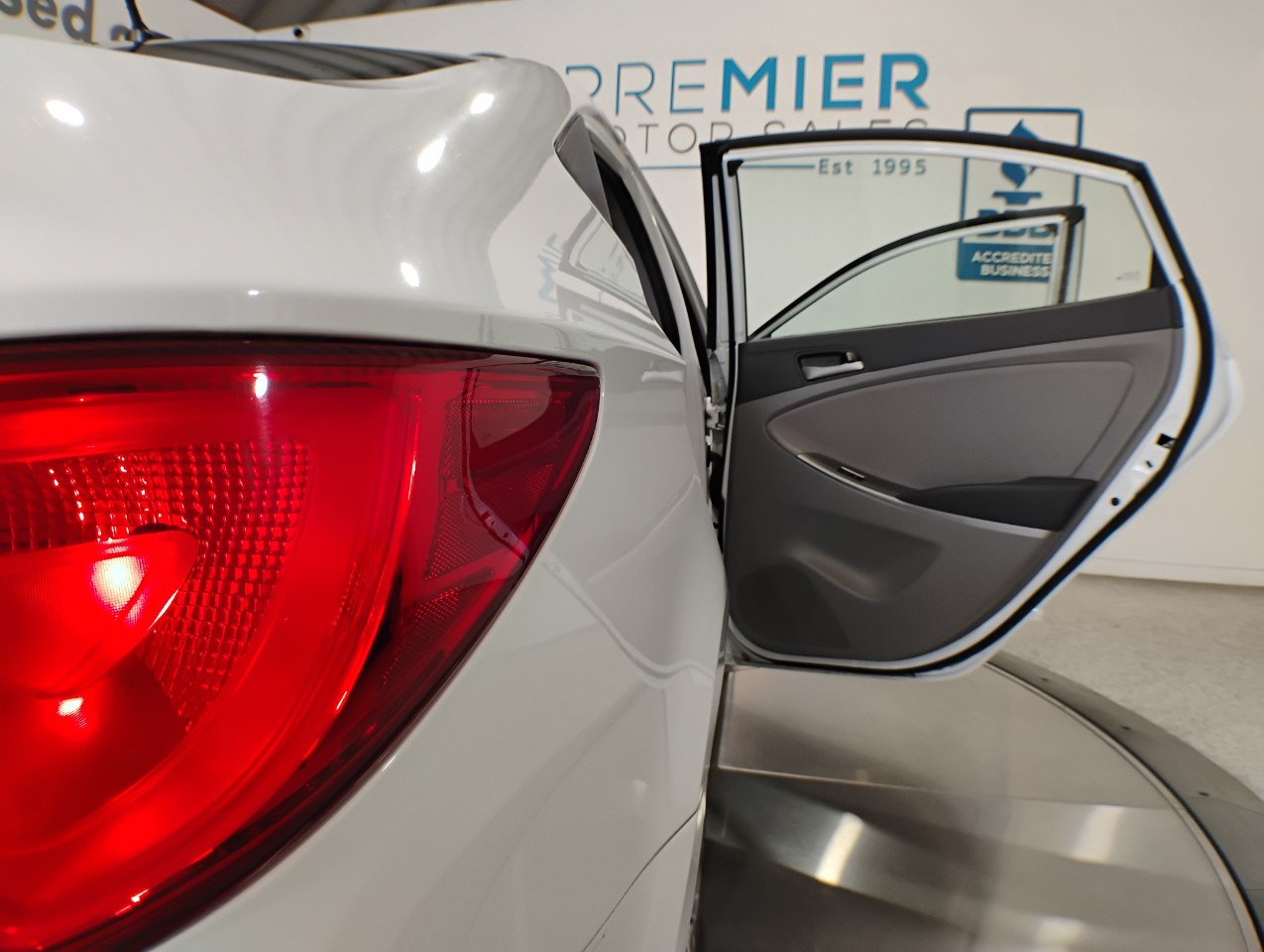 Hyundai Accent SE 4-Door 6A 2016