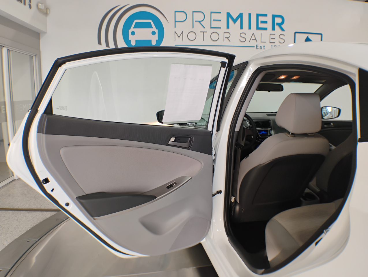 Hyundai Accent SE 4-Door 6A 2016