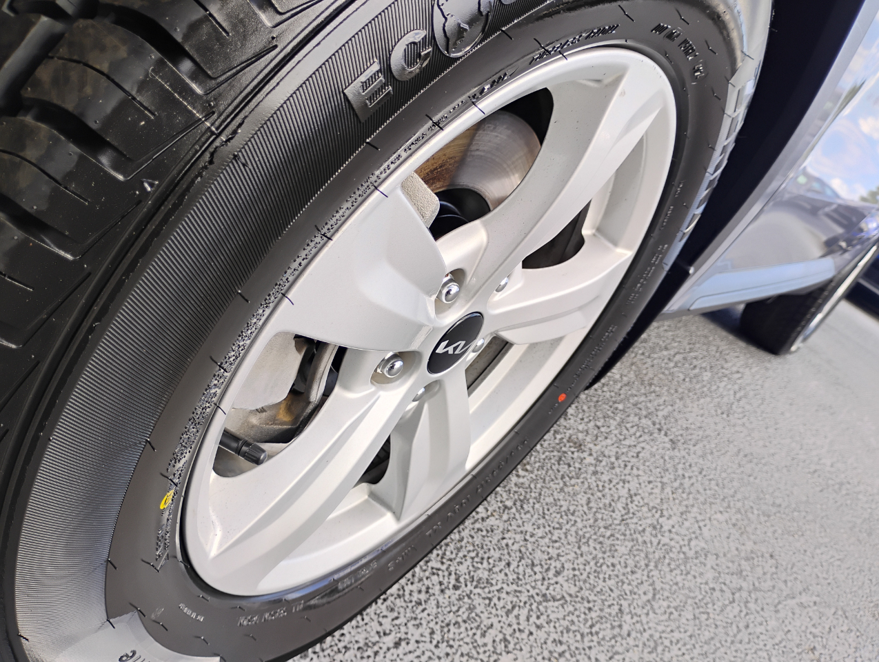 Kia Sorento LX 2WD 2023