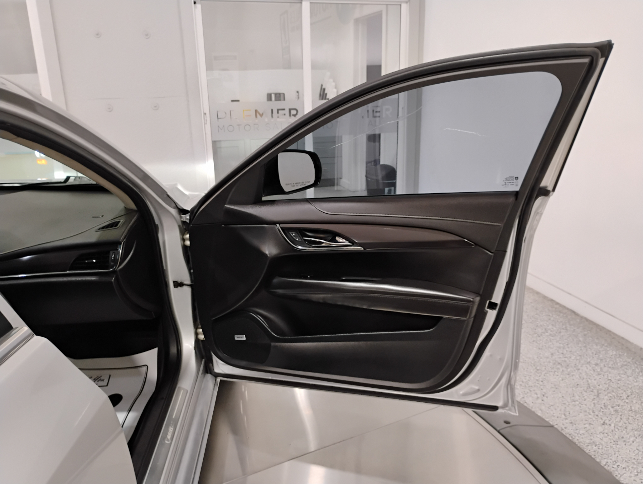 Cadillac ATS 2.5L Standard RWD 2014