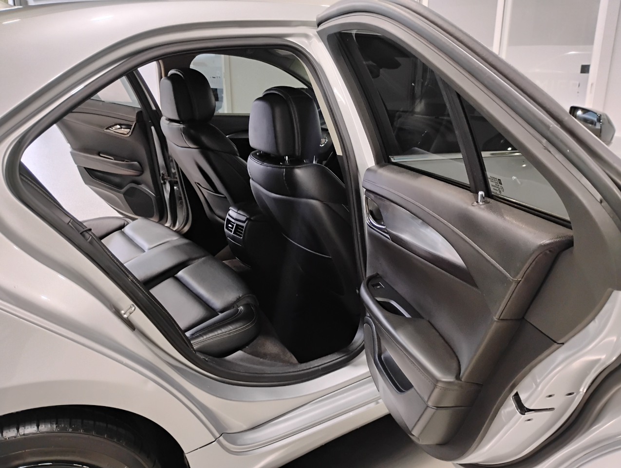 Cadillac ATS 2.5L Standard RWD 2014