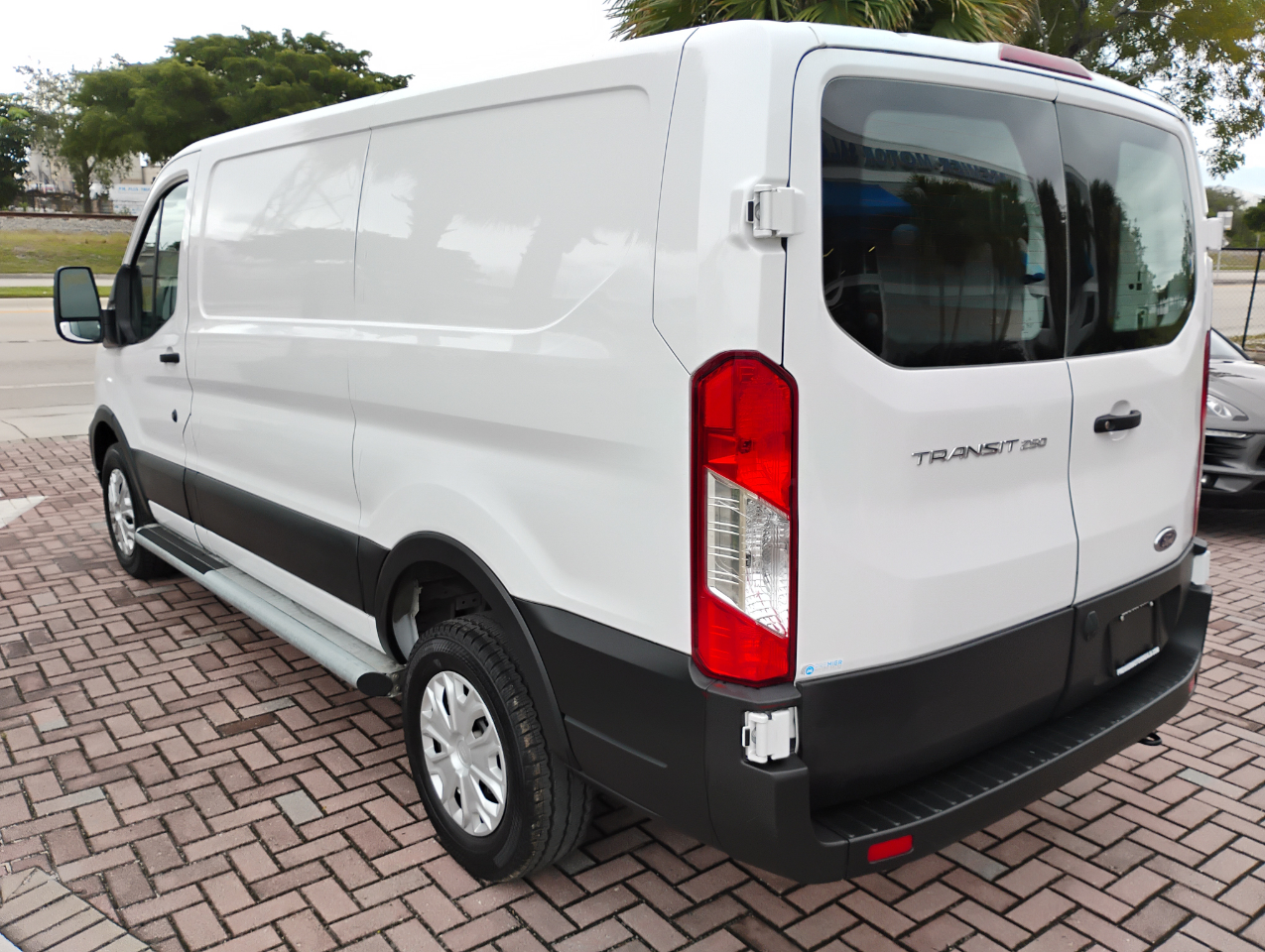 Ford Transit 250 Van 2023