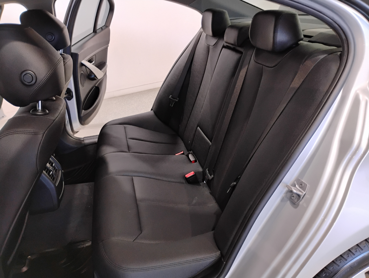 BMW 3-Series 320i Sedan 2017