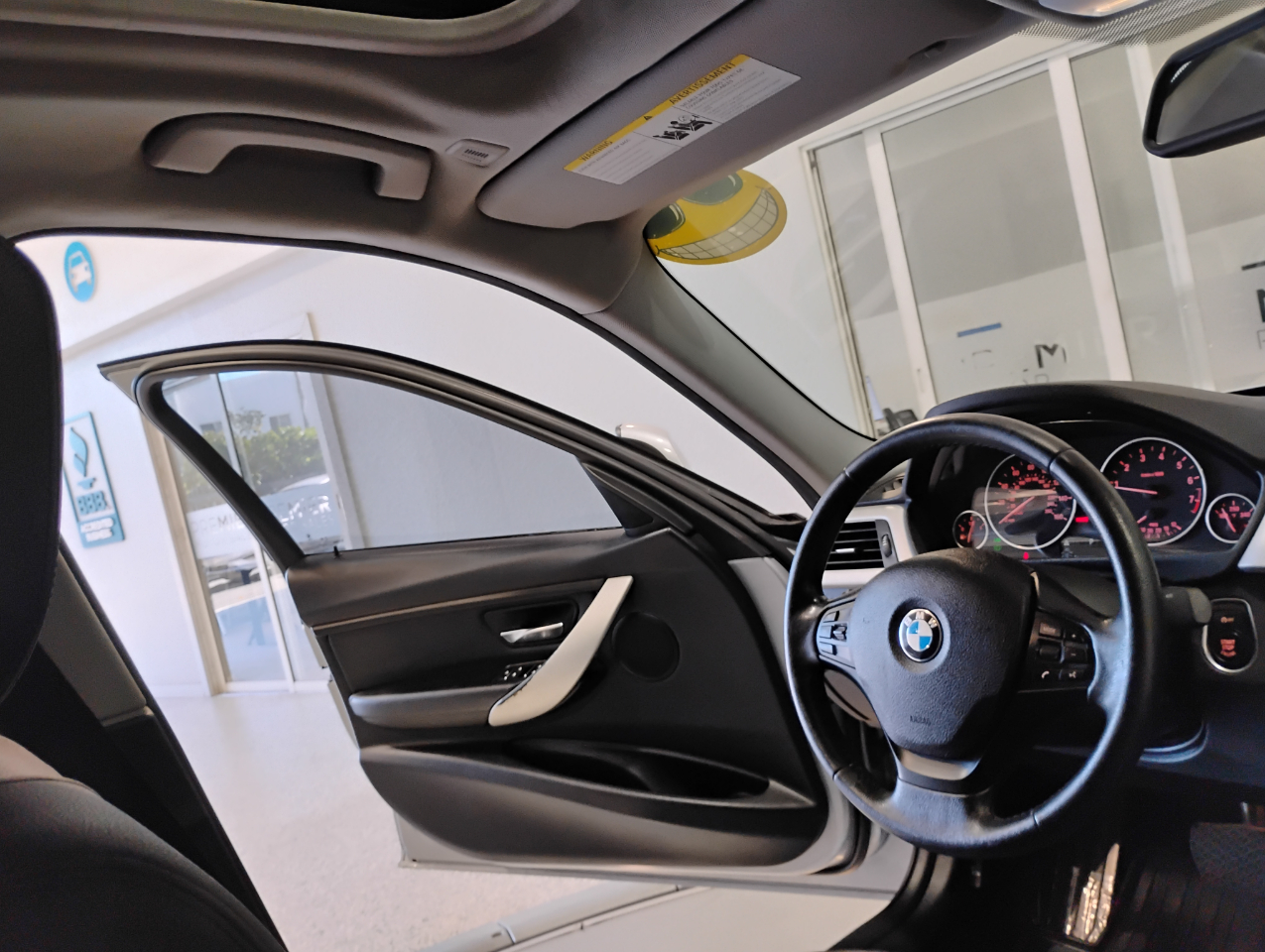 BMW 3-Series 320i Sedan 2017