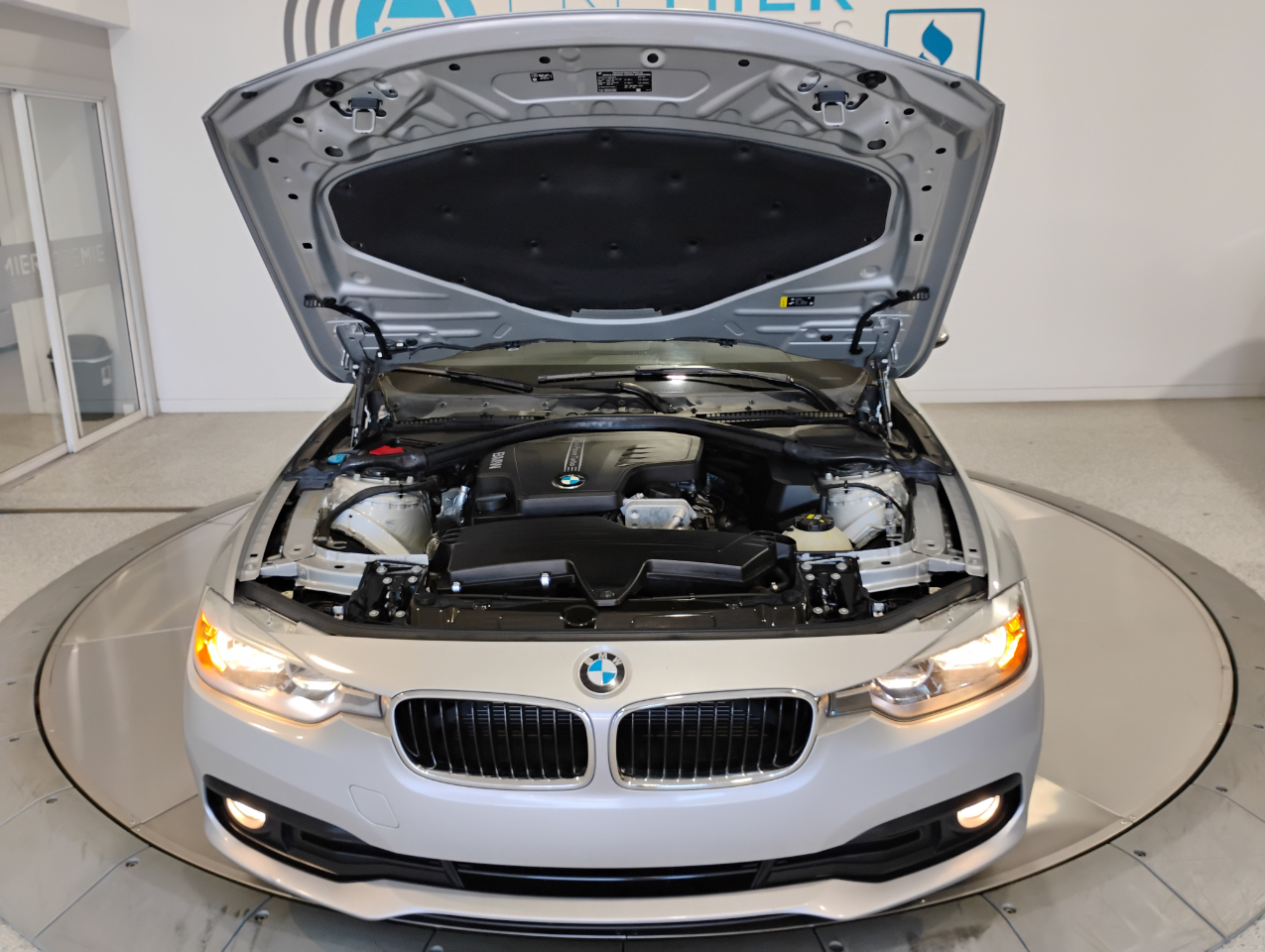 BMW 3-Series 320i Sedan 2017