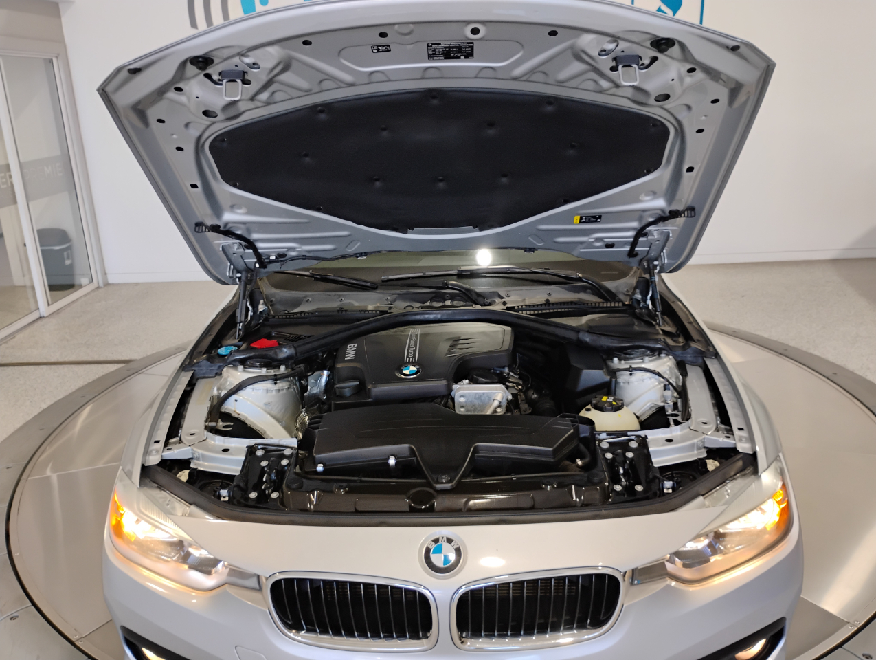 BMW 3-Series 320i Sedan 2017