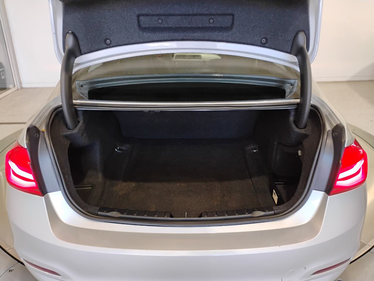 BMW 3-Series 320i Sedan 2017