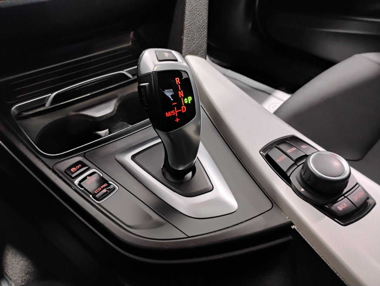 BMW 3-Series 320i Sedan 2017