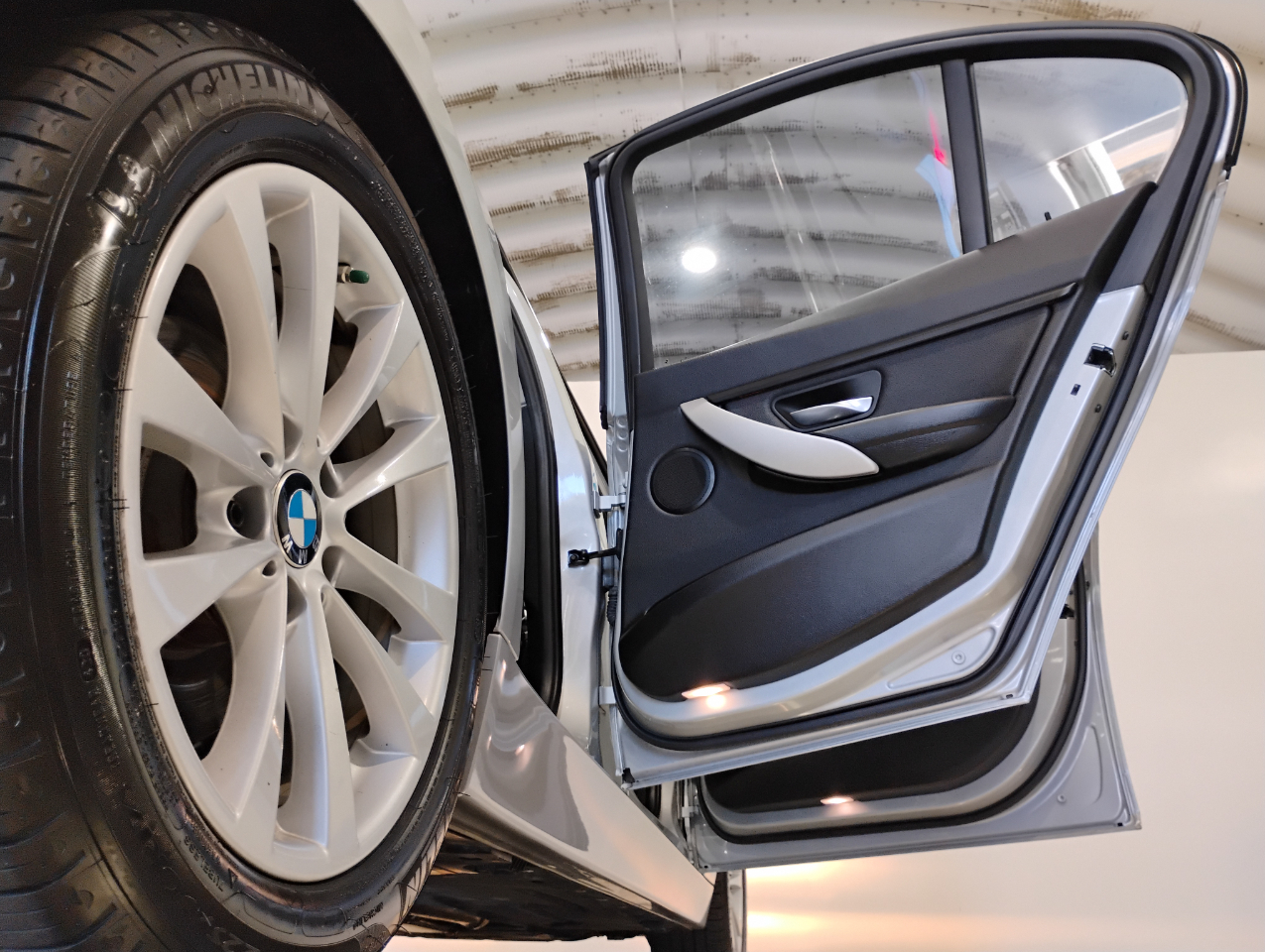 BMW 3-Series 320i Sedan 2017