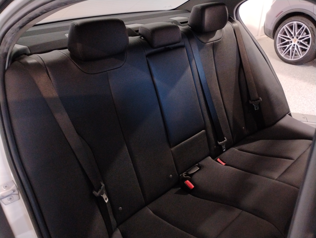 BMW 3-Series 320i Sedan 2017