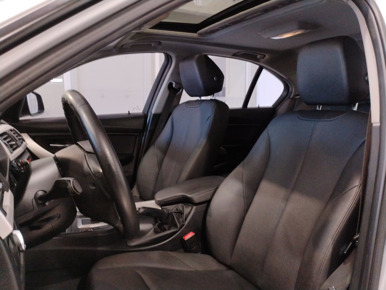 BMW 3-Series 320i Sedan 2017