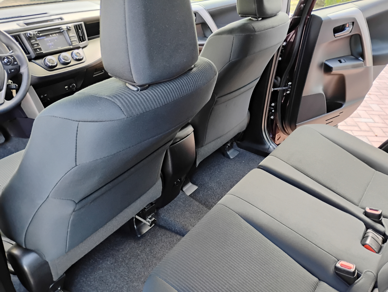 Toyota RAV4 LE FWD 2017