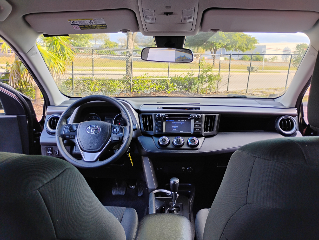 Toyota RAV4 LE FWD 2017