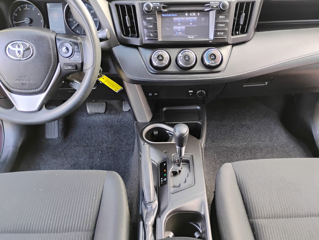 Toyota RAV4 LE FWD 2017