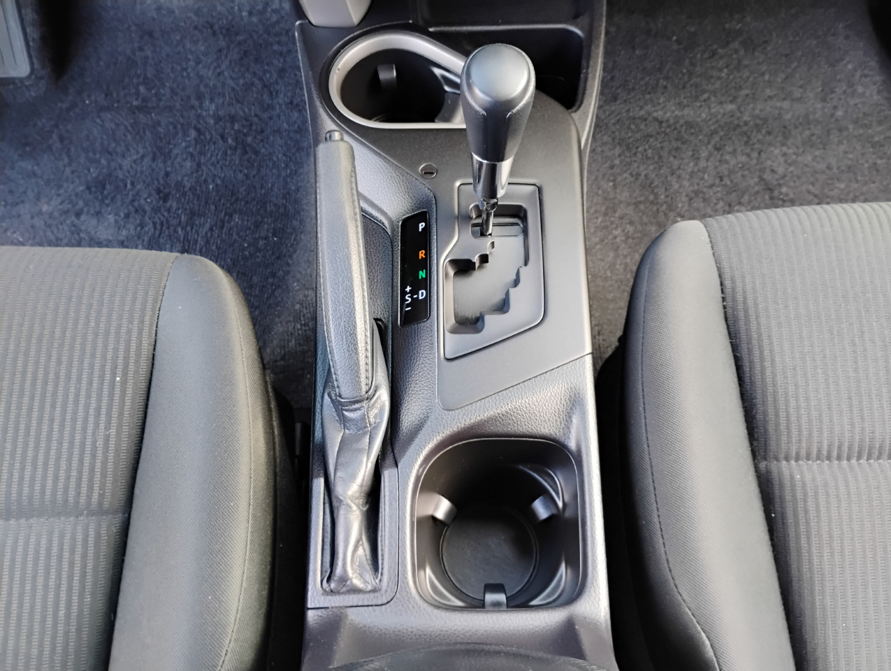 Toyota RAV4 LE FWD 2017