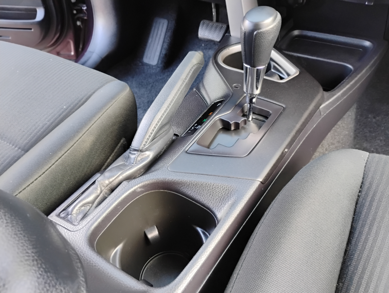 Toyota RAV4 LE FWD 2017