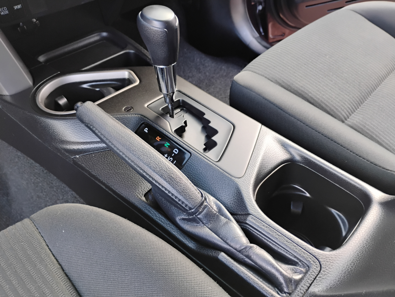 Toyota RAV4 LE FWD 2017