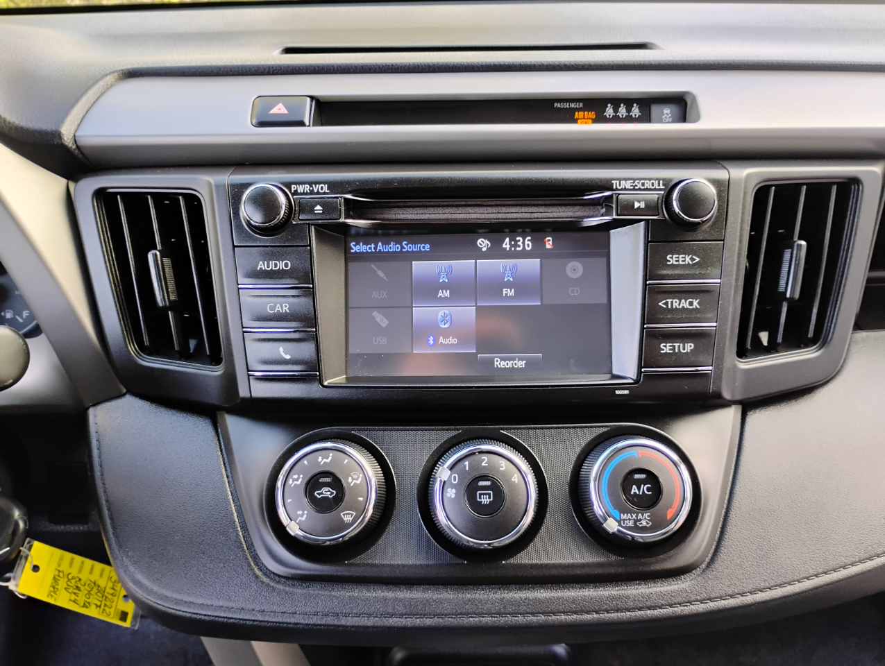 Toyota RAV4 LE FWD 2017