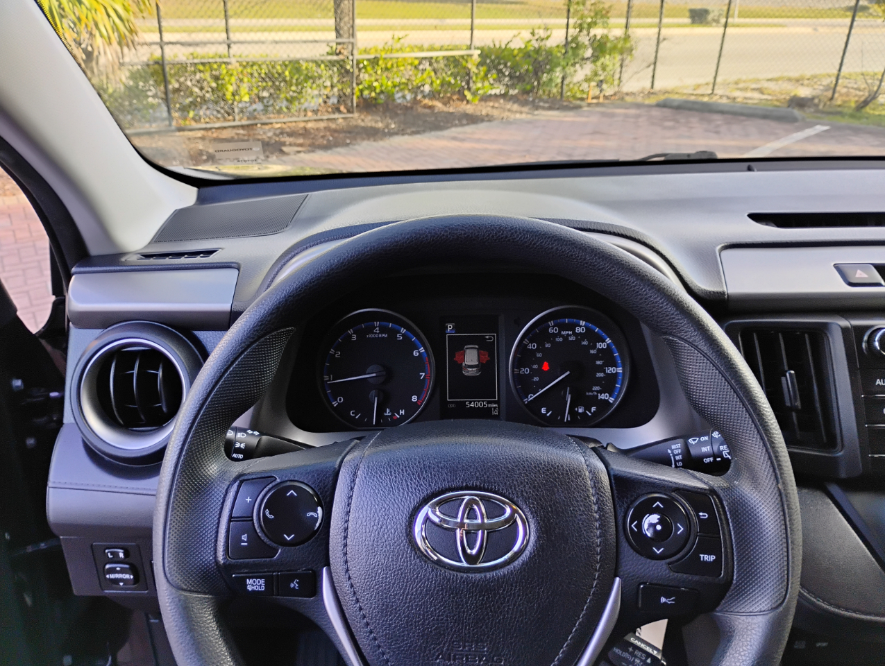 Toyota RAV4 LE FWD 2017