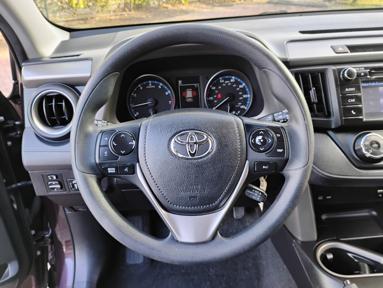 Toyota RAV4 LE FWD 2017