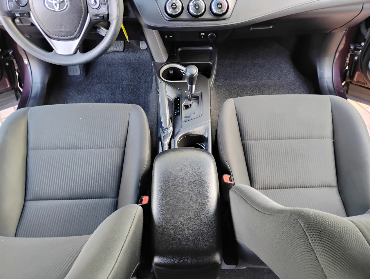 Toyota RAV4 LE FWD 2017