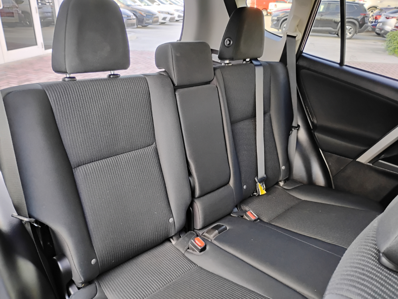 Toyota RAV4 LE FWD 2017