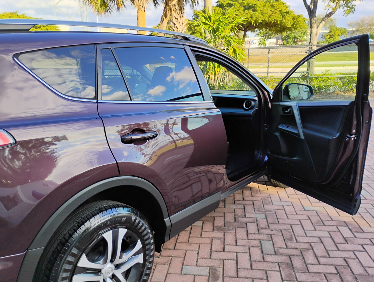 Toyota RAV4 LE FWD 2017