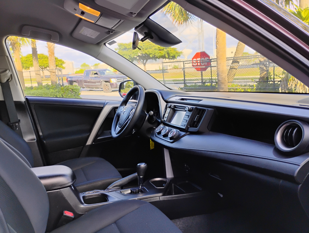 Toyota RAV4 LE FWD 2017