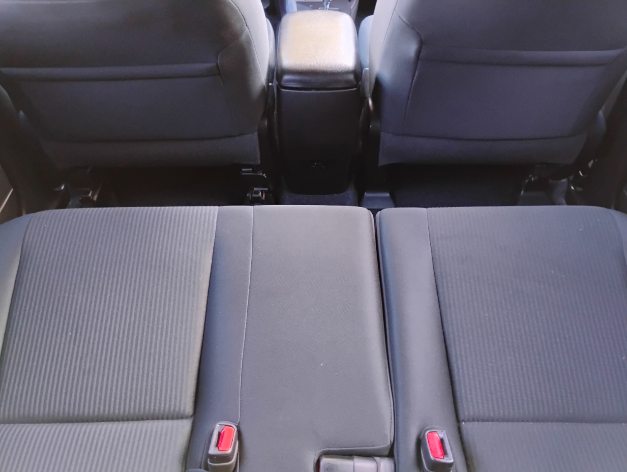 Toyota RAV4 LE FWD 2017