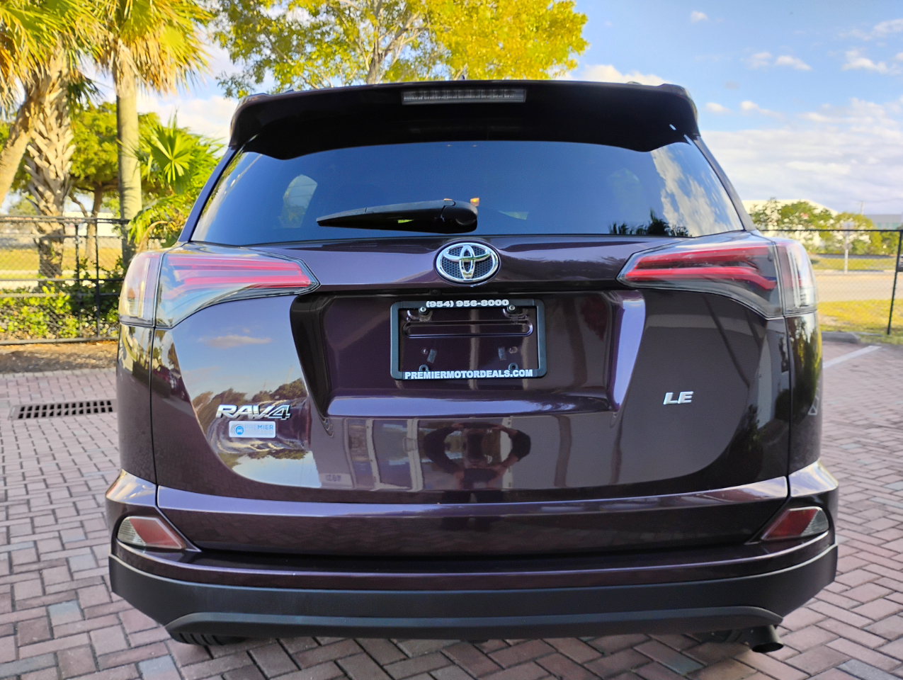 Toyota RAV4 LE FWD 2017